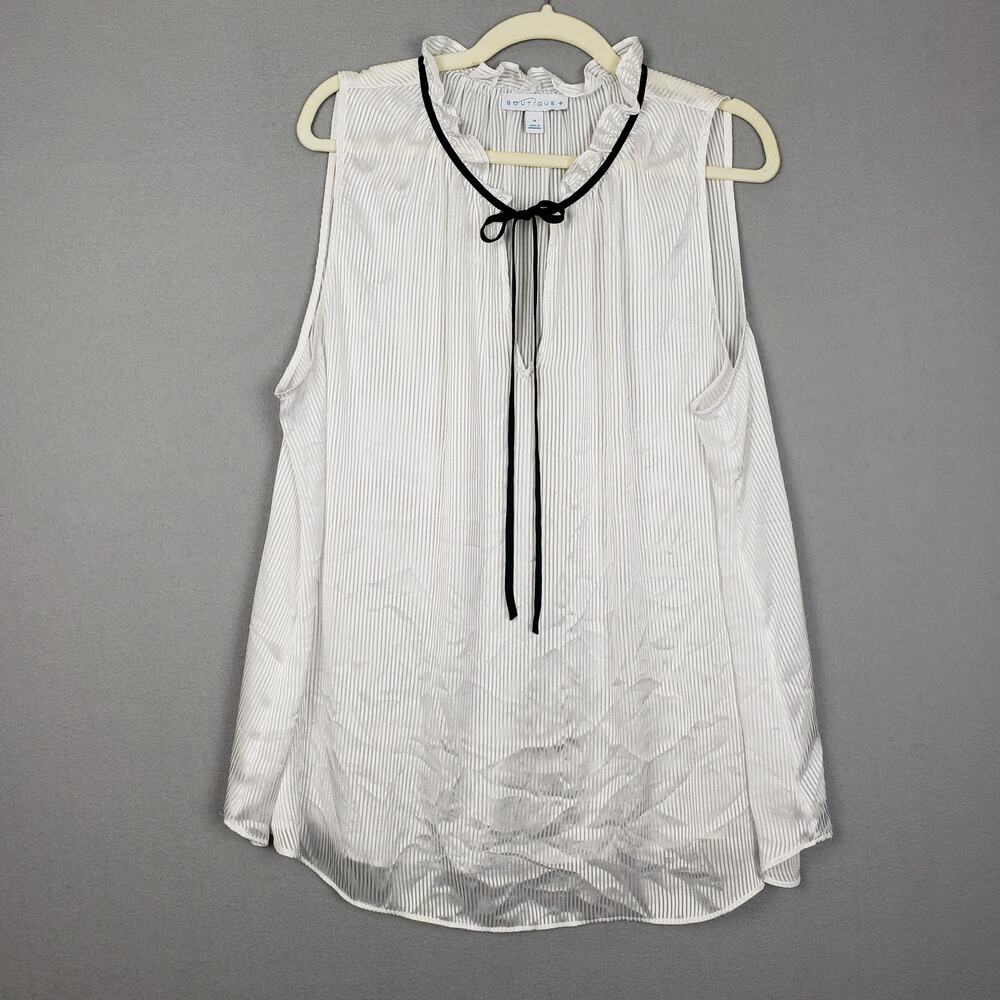 Boutique Size 1X Sleeveless Pleated Crepe‎ Blouse White Ruffle Trim Bow Neck